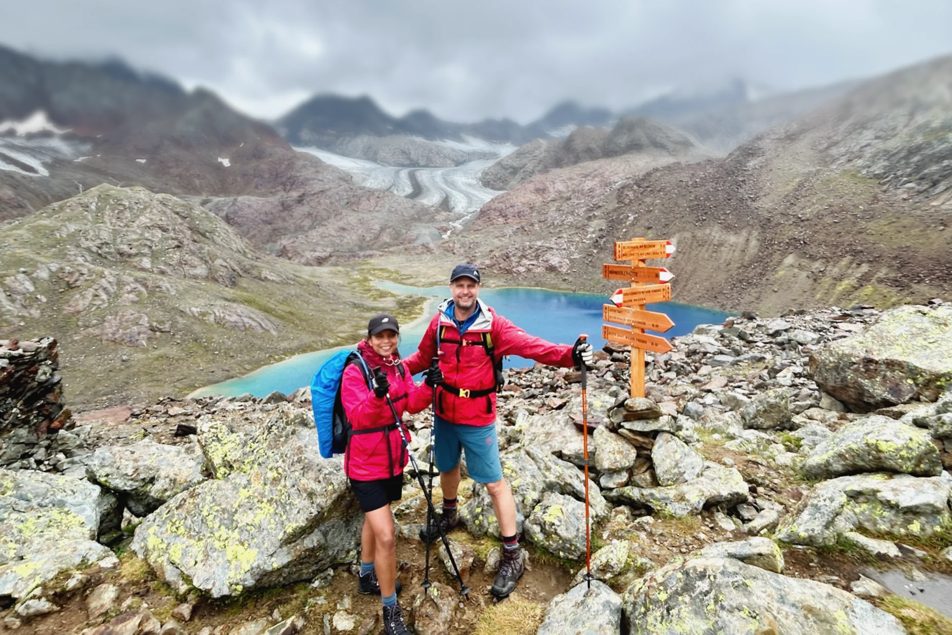 Lucille & Justin Hiking Bicchiere Glacier South Tyrol