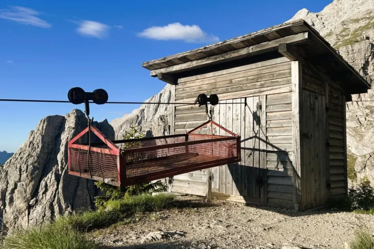 How you food and supplies reach Rifugio Coldai!