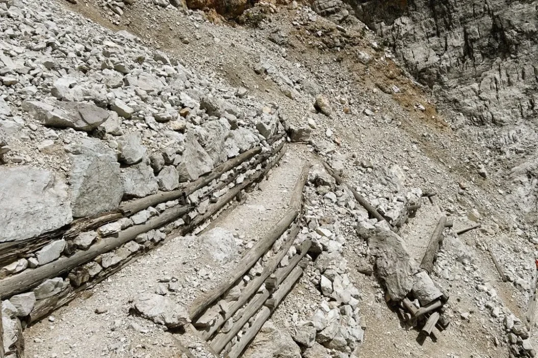 Steep trails heading down from Forcella di Lago.