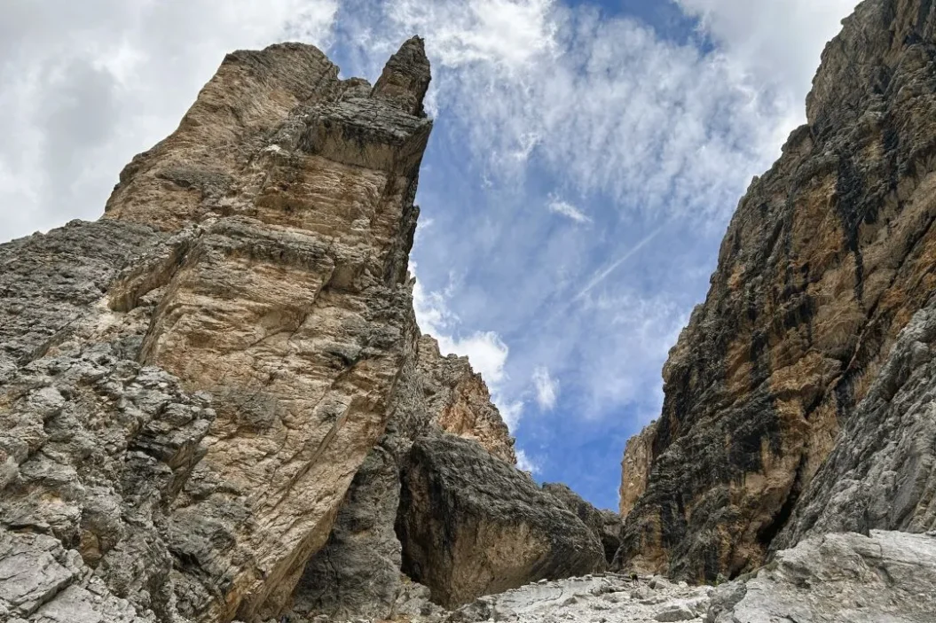 Up to Forcella di Lago from the south.