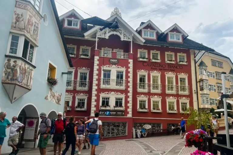 Ortisei Hotels in the pedestrian zone. Town centre is car free.